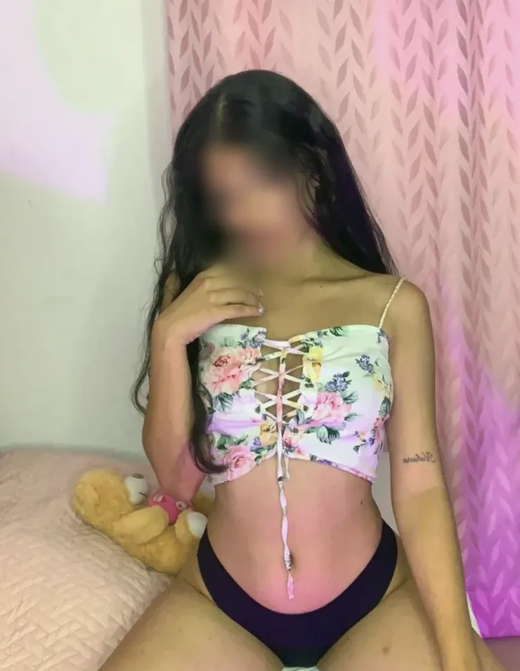 Amina, 22