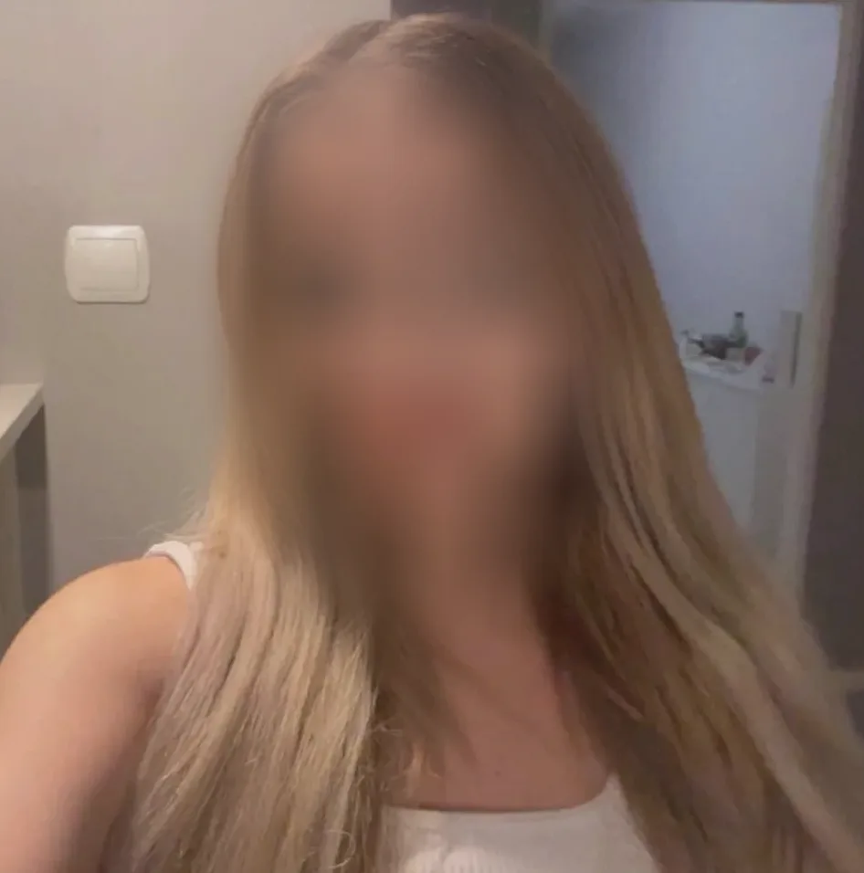Angelika, 24