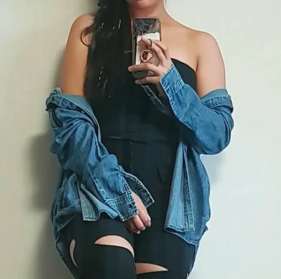 Daniela, 28