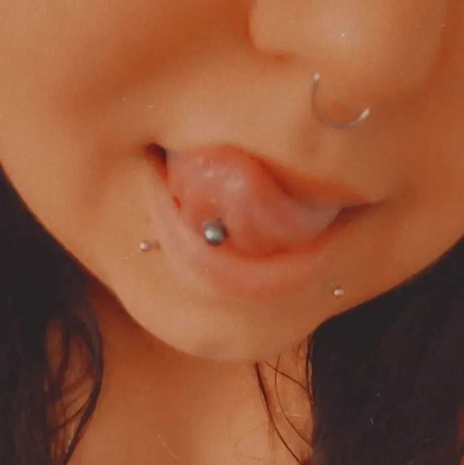 Fiona, 30