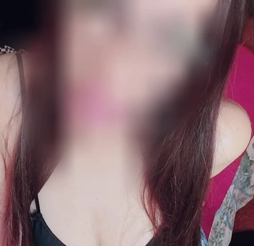Sabine, 37