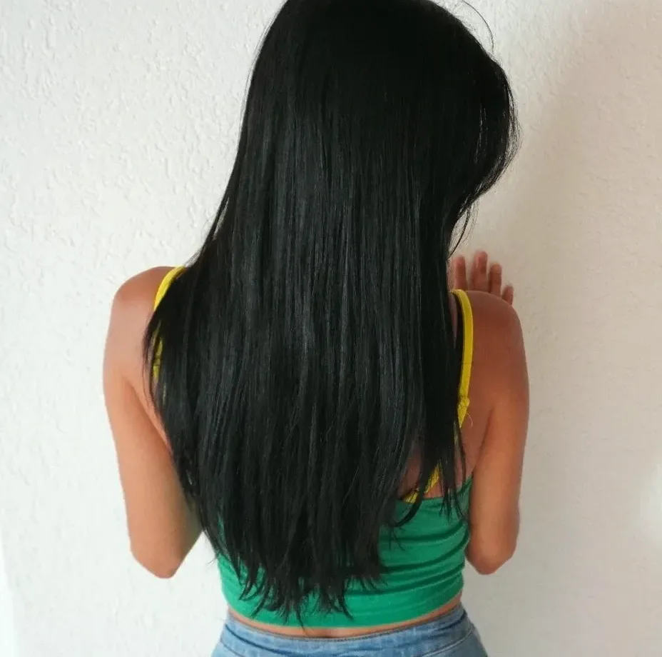 Sabrina, 28